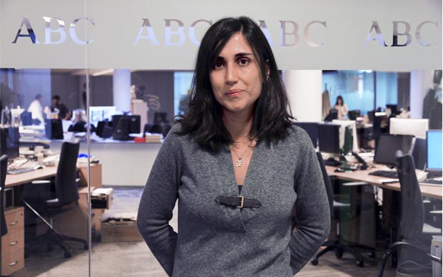 Teresa en la redaccin del diario ABC.